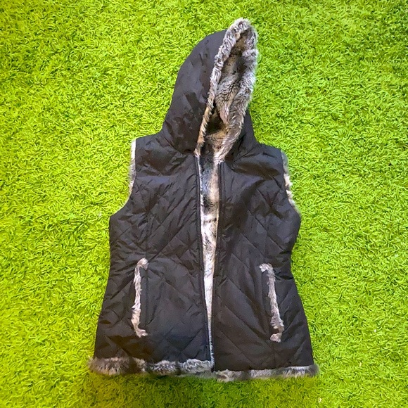 Faux Fur Winter Vest *REVERSIBLE - Picture 4 of 8
